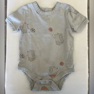Pehr organic cotton short sleeve onesie - Ball Hog 6-12m